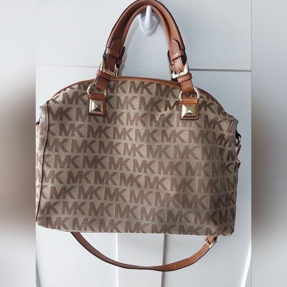 Michael Kors Calista satchel bag - Picture 2 of 16